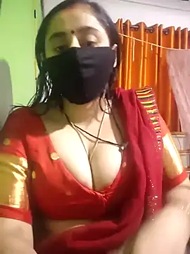 Snapshot of Hot_dolls chatting on October 31, 2025, 9:28 am Hot dolls online show from October 31, 2025, 9:28 am