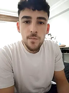 yasinesra757  online show from February 18, 2026, 2:02 pm