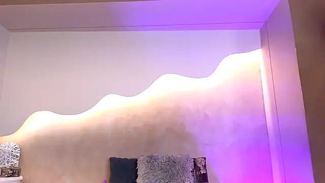 AlisonMartinezz online show from November 13, 2025, 1:04 pm