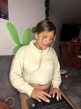 Crystall 15 online show from December 3, 2025, 1:17 am