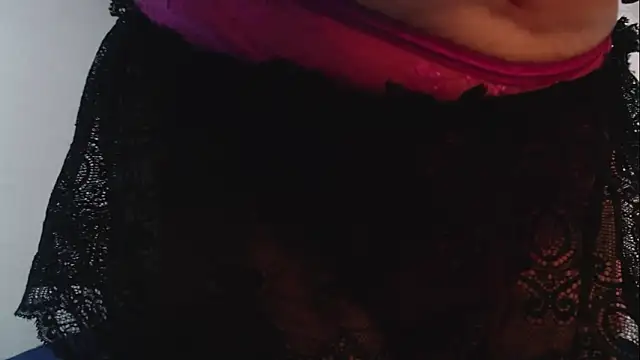 selenabustamante online show from November 28, 2025, 11:49 pm