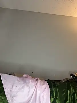 Snapshot of MadameMuse chatting on December 3, 2025, 5:08 am MadameMuse online show from December 3, 2025, 5:08 am