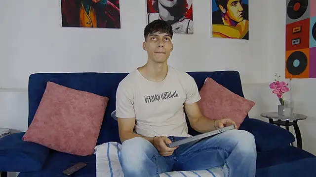 AlessioVitale online show from November 20, 2025, 12:17 pm