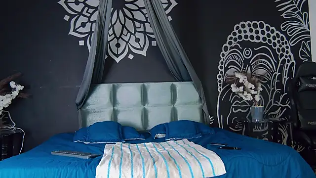 AlessioVitale online show from December 19, 2025, 12:18 pm