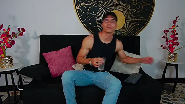 AlessioVitale online show from February 12, 2026, 7:46 pm