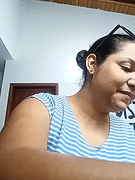 Snapshot of Samaraa_Lee chatting on November 20, 2025, 11:33 am Samaraa Lee online show from November 20, 2025, 11:33 am