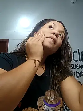 Snapshot of Samaraa_Lee chatting on November 19, 2025, 11:43 am Samaraa Lee online show from November 19, 2025, 11:43 am