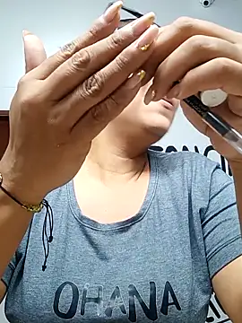 Snapshot of Samaraa_Lee chatting on November 17, 2025, 11:47 am Samaraa Lee online show from November 17, 2025, 11:47 am