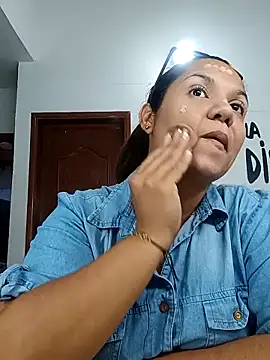 Snapshot of Samaraa_Lee chatting on November 28, 2025, 11:21 am Samaraa Lee online show from November 28, 2025, 11:21 am