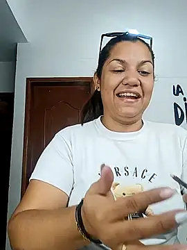 Samaraa Lee online show from December 4, 2025, 10:47 am