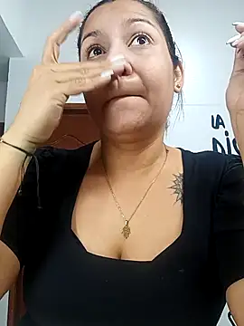 Snapshot of Samaraa_Lee chatting on December 1, 2025, 11:44 am Samaraa Lee online show from December 1, 2025, 11:44 am