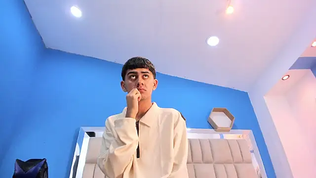 Snapshot of zoe_and_prometeo chatting on November 4, 2025, 2:37 am zoe and prometeo online show from November 4, 2025, 2:37 am