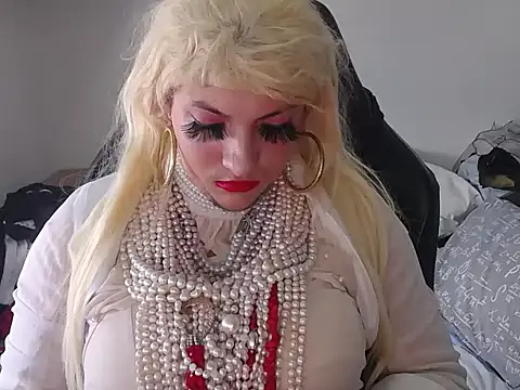 Snapshot of VanesaCrossic chatting on April 9, 2026, 8:09 am VanesaCrossic online show from April 9, 2026, 8:09 am