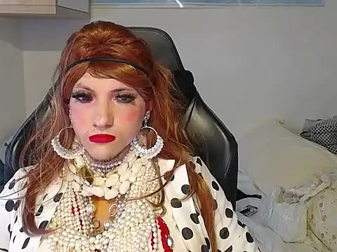 VanesaCrossic online show from September 23, 2025, 8:10 am