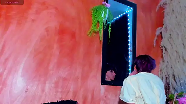 Snapshot of Leo_Glow chatting on February 23, 2026, 7:36 pm Leo Glow online show from February 23, 2026, 7:36 pm