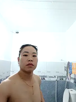 kitti-krush online show from November 11, 2025, 3:18 pm