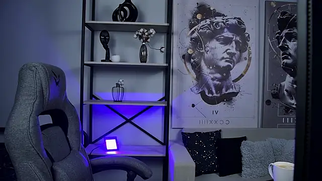 ElinVale online show from March 10, 2026, 12:31 pm