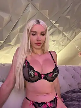Lana-Grey online show from May 3, 2026, 12:05 am