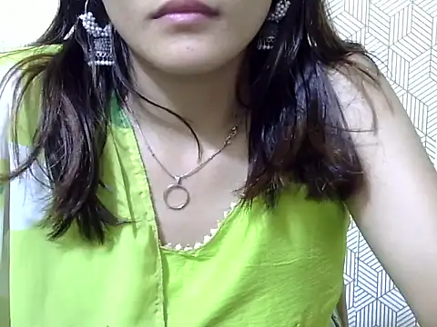 maira 33 online show from November 30, 2025, 1:12 pm