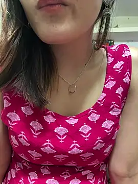 Snapshot of maira_33 chatting on July 22, 2026, 7:38 pm maira 33 online show from July 22, 2026, 7:38 pm