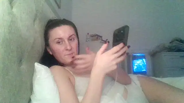 Snapshot of EmLovesxx chatting on January 8, 2026, 9:54 pm EmLovesxx online show from January 8, 2026, 9:54 pm