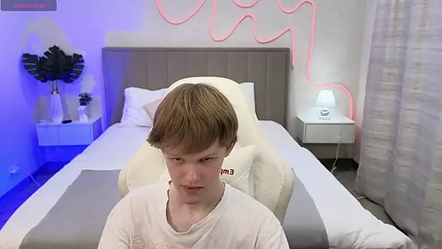 Fakeangel87 online show from November 2, 2025, 10:42 am