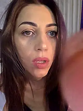 Snapshot of QueenofDestruction chatting on November 1, 2025, 11:04 am QueenofDestruction online show from November 1, 2025, 11:04 am