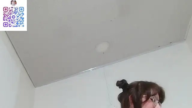 Victoria Founta1n online show from November 22, 2025, 9:57 pm