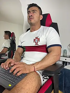 Chris Clarck online show from November 17, 2025, 8:02 pm