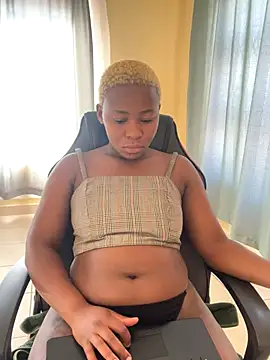 Snapshot of MiyaXo2 chatting on November 25, 2025, 1:55 pm MiyaXo2 online show from November 25, 2025, 1:55 pm