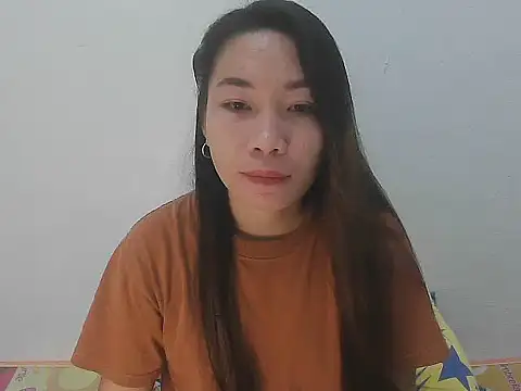 Wild hot Lyn online show from November 22, 2025, 7:24 pm