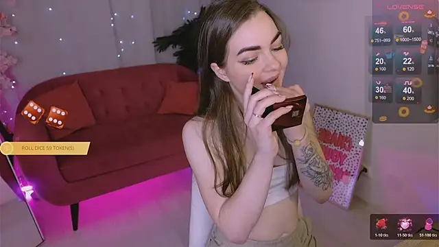 AmyLune online show from January 15, 2026, 8:29 am