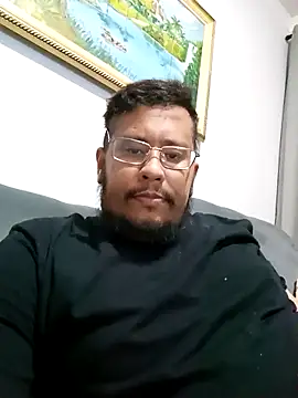 Snapshot of Cowboygoiano_94 chatting on November 1, 2025, 12:17 am Cowboygoiano 94 online show from November 1, 2025, 12:17 am