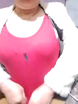 small-house123 online show from November 25, 2025, 1:06 am