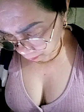 small-house123 online show from February 18, 2026, 5:49 am