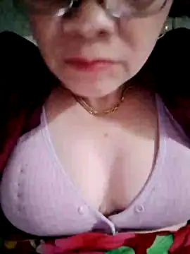 small-house123 online show from February 10, 2026, 1:43 pm