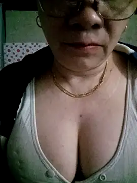 small-house123 online show from February 20, 2026, 6:32 pm