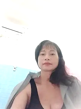 Kiuwi-omao online show from November 29, 2025, 11:05 pm