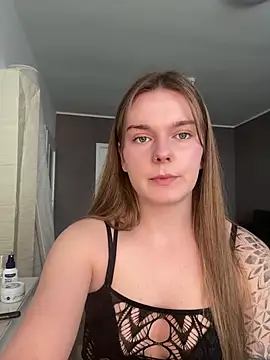 LisaFreierxx online show from April 5, 2026, 3:08 pm