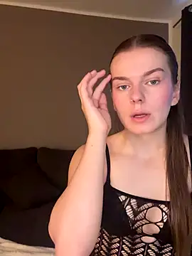 LisaFreierxx online show from December 22, 2025, 11:43 am