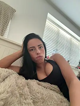 Snapshot of Bethrae25 chatting on February 4, 2026, 3:40 pm Bethrae25 online show from February 4, 2026, 3:40 pm