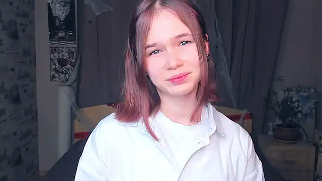 Snapshot of BlairAmmon chatting on November 18, 2025, 8:17 am BlairAmmon online show from November 18, 2025, 8:17 am