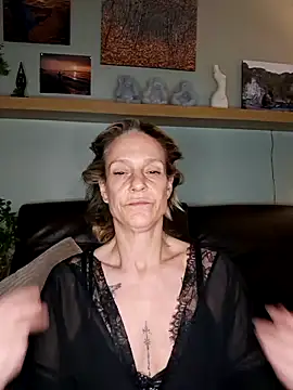 LittleSexyT online show from November 10, 2025, 10:37 pm