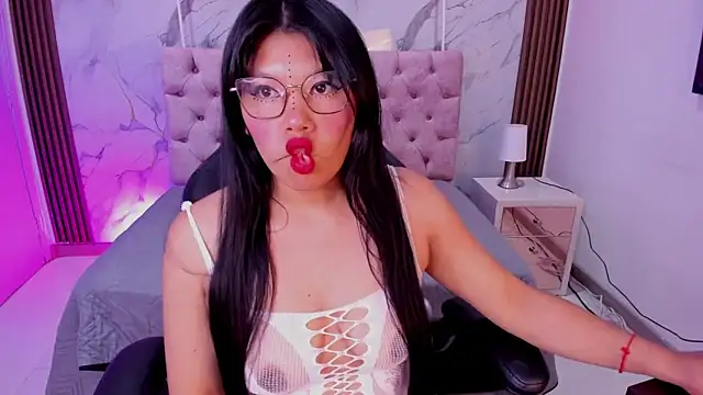 EsmeraldaChantre online show from January 14, 2026, 11:36 am