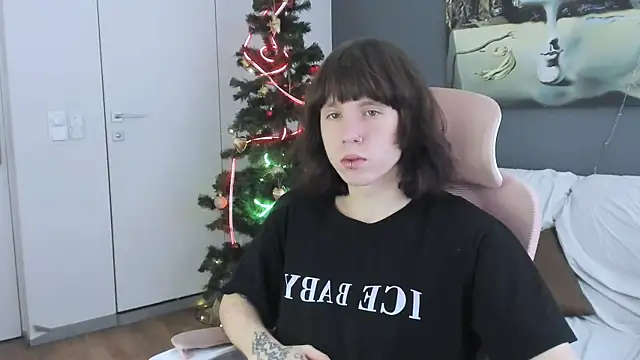 CutieKai  online show from December 22, 2025, 9:26 pm