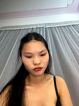 lung-linh online show from November 3, 2025, 12:42 pm