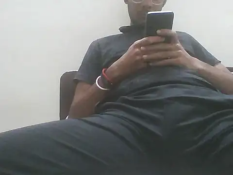 Snapshot of Bull_Dick_69 chatting on November 15, 2025, 7:18 pm Bull Dick 69 online show from November 15, 2025, 7:18 pm