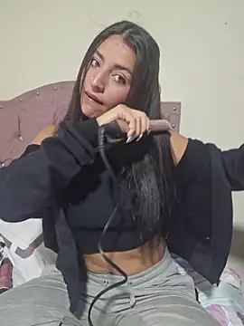 GISELLA   online show from November 12, 2025, 11:03 am