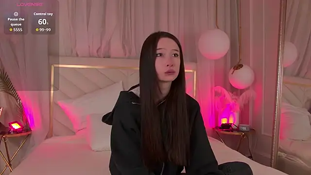 Snapshot of GladysMoore chatting on February 12, 2026, 6:51 pm GladysMoore online show from February 12, 2026, 6:51 pm