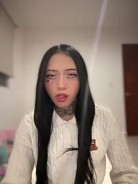 JIORYOvO online show from December 19, 2025, 4:49 am